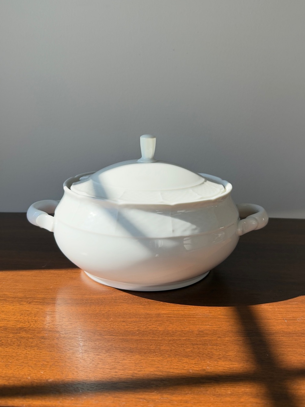 soup bowl of the popular shape of Natálie from the Thun porcelain factory